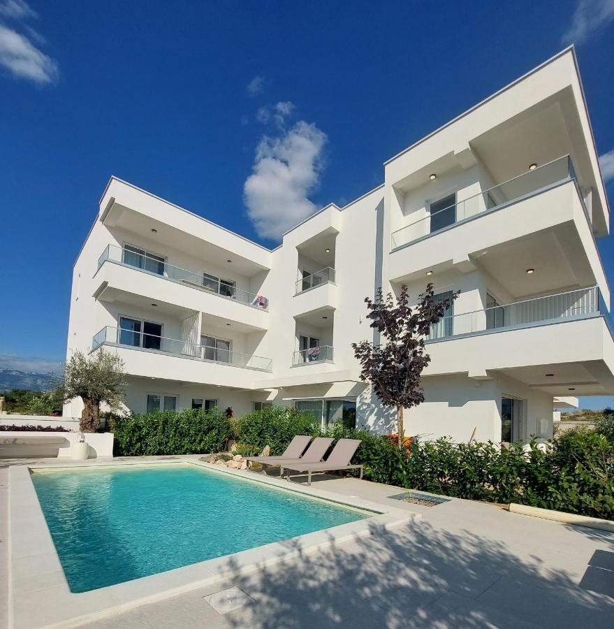 Villa Cala, Hotel Rooms&Apartments Новаля Екстериор снимка