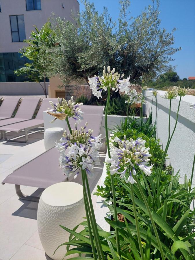 Villa Cala, Hotel Rooms&Apartments Новаля Екстериор снимка