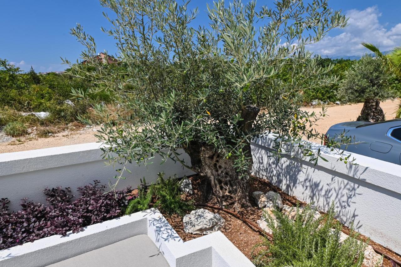 Villa Cala, Hotel Rooms&Apartments Новаля Екстериор снимка