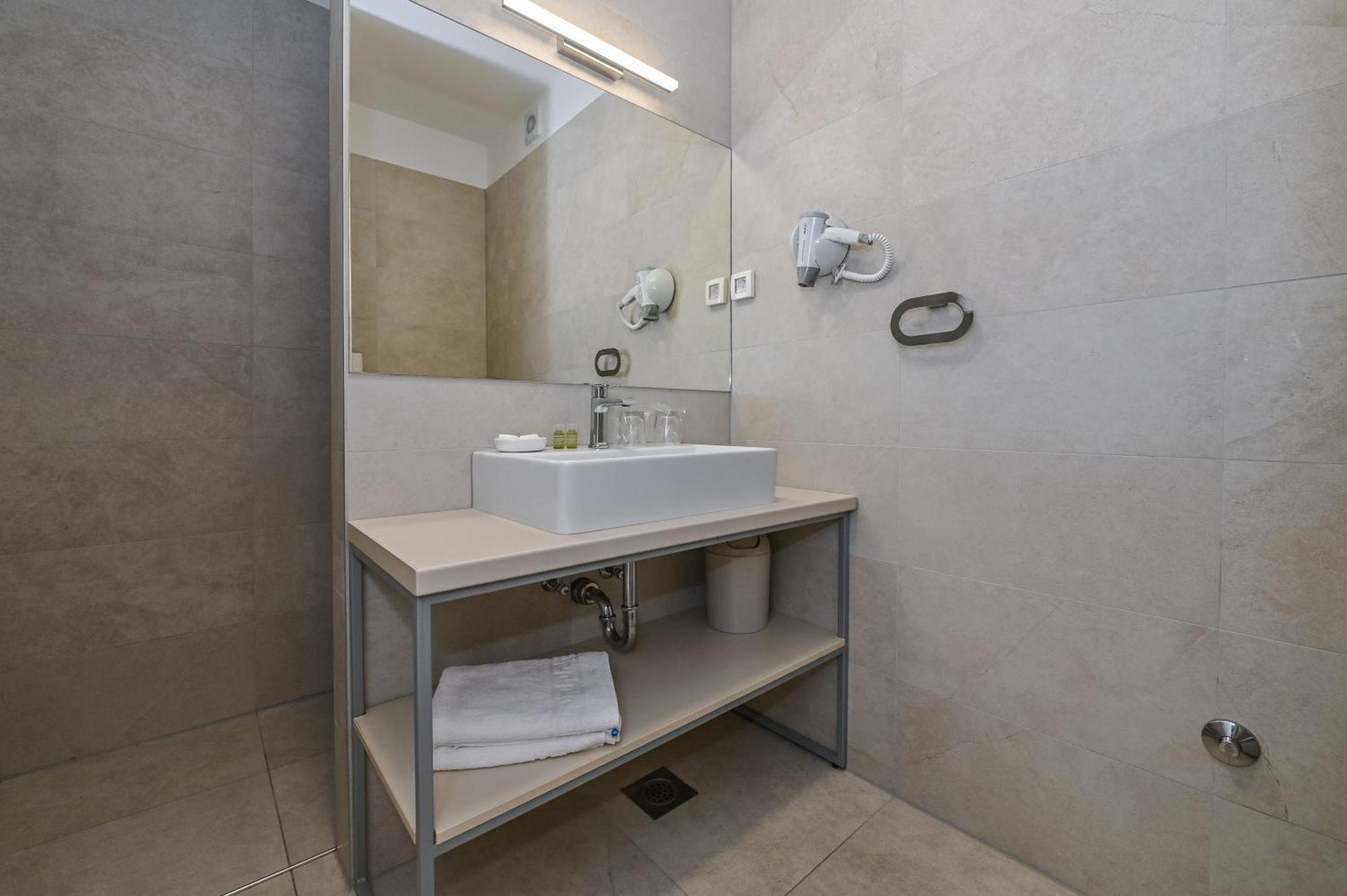 Villa Cala, Hotel Rooms&Apartments Новаля Екстериор снимка