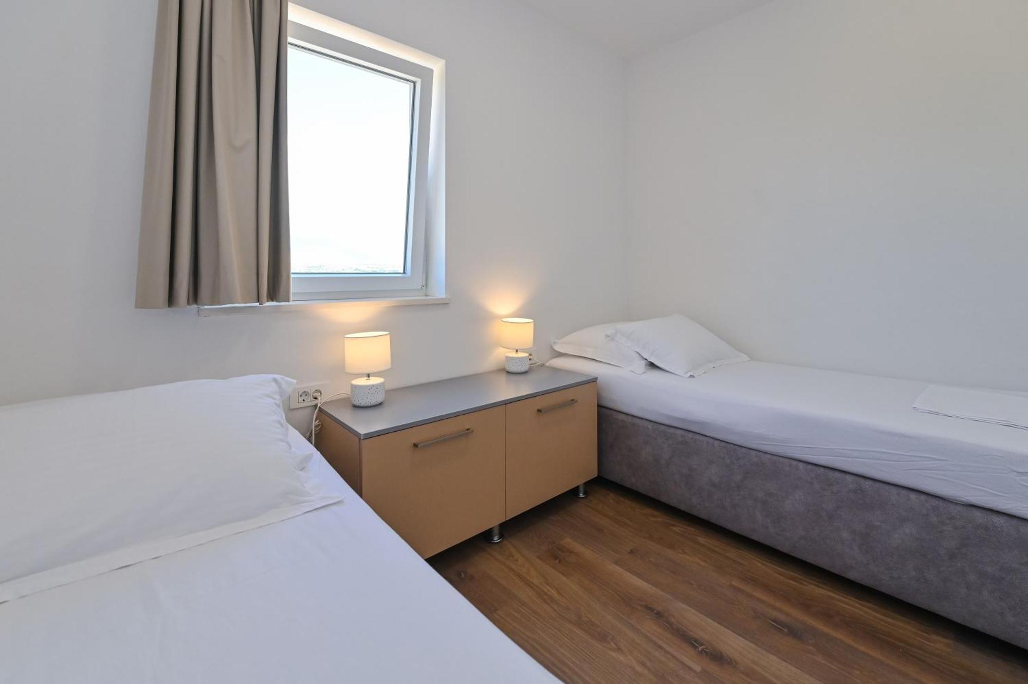 Villa Cala, Hotel Rooms&Apartments Новаля Екстериор снимка